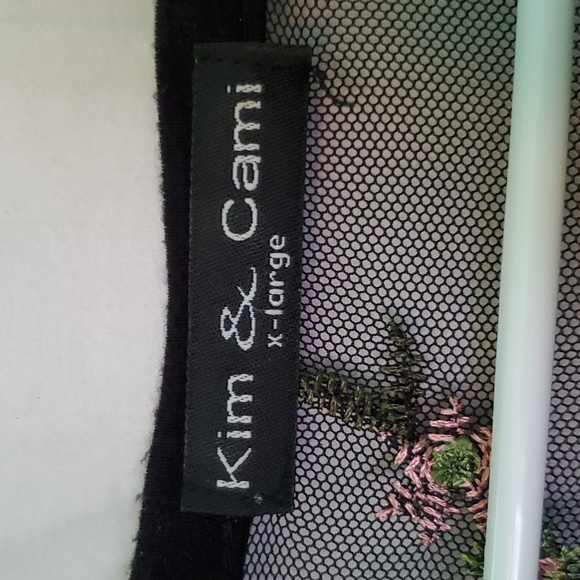 Kim & Cami Embroidered Floral Tunic Top - Picture 5 of 12